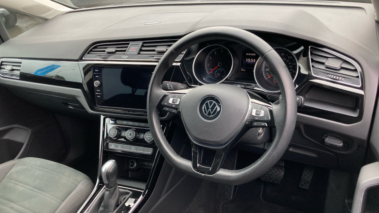 Volkswagen Touran 1.5 TSI EVO SEL 5dr DSG Petrol Estate